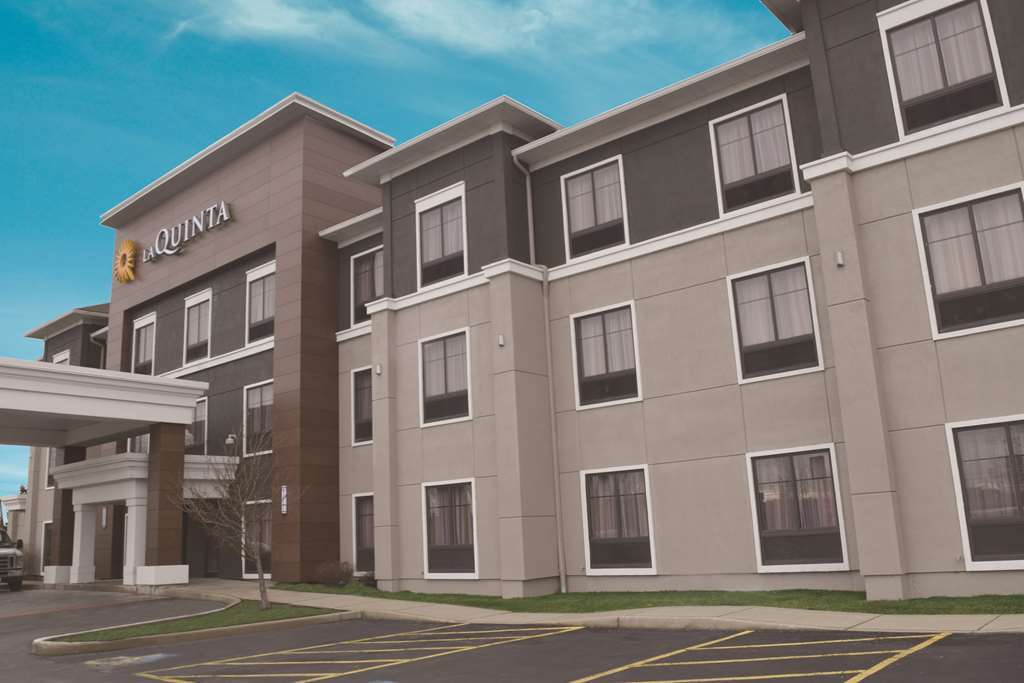 La Quinta By Wyndham Lackawanna Dış mekan fotoğraf